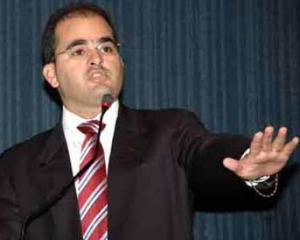 UMA FÁBRICA DE VOTOS